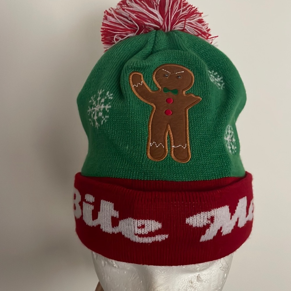 Knit beanie hat w Pom Pom